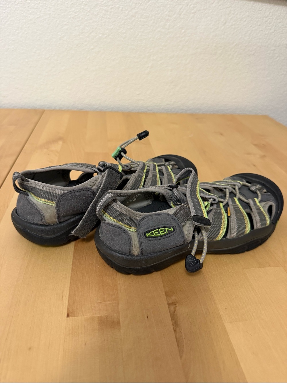 Keen Newport h2 Men’s 5 Gray Sandals